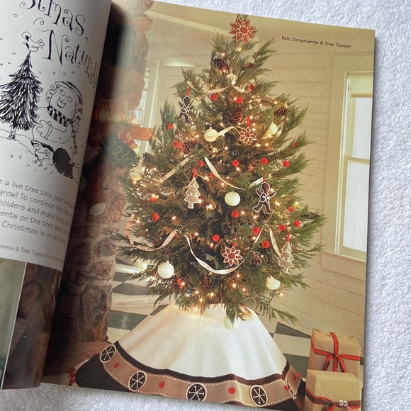 Gooseberry Patch Christmas Book 11 Paperback– 2009 - Picture 4 of 11